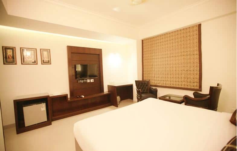 Hotel Neo Classic, Zirakpur 4